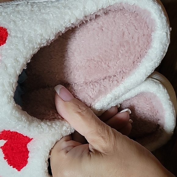 HEART SLIPPERS - Picture 6 of 8